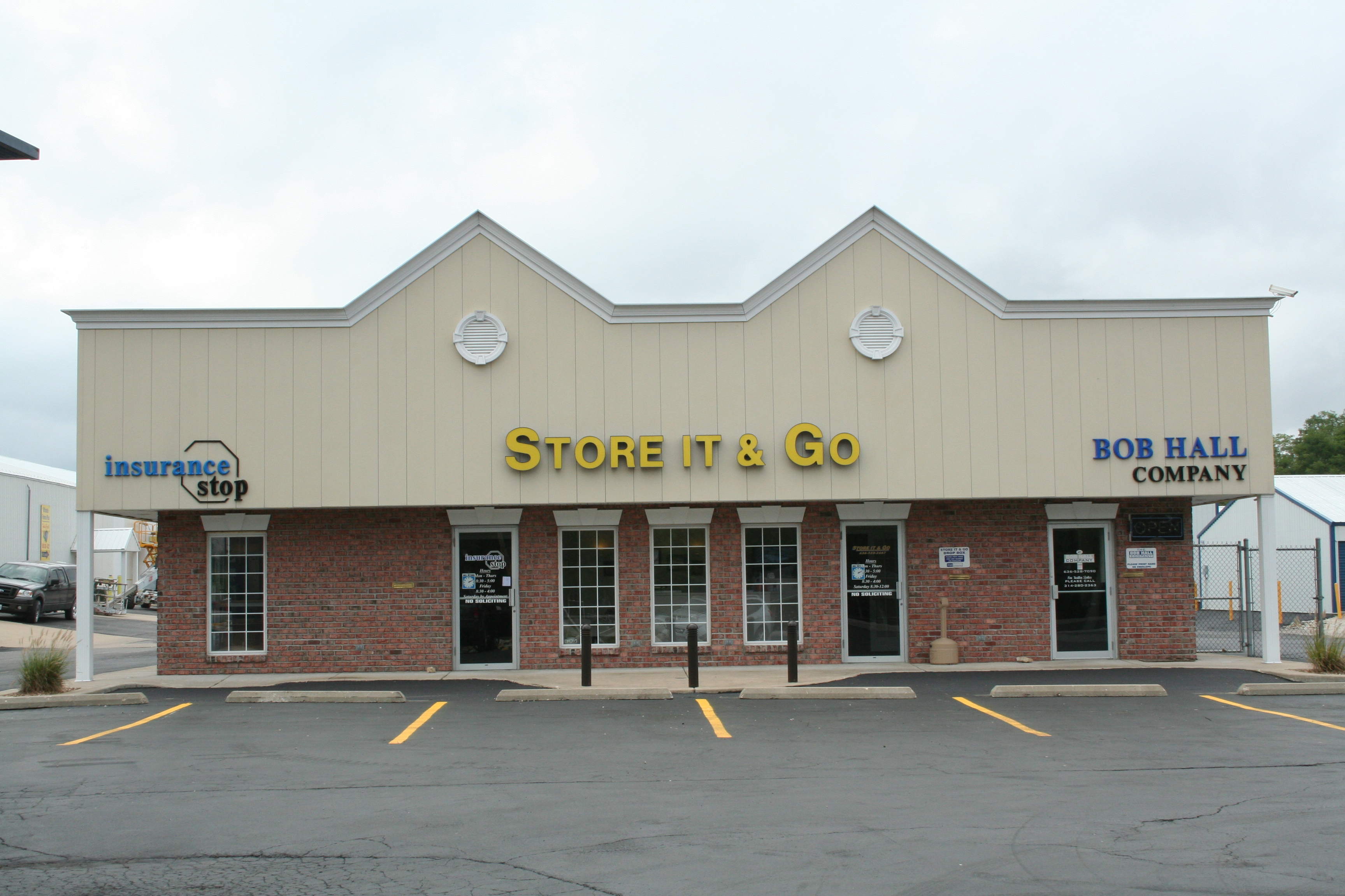Store It + Go front of facility